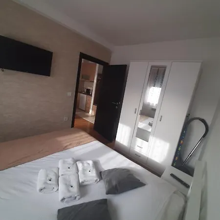 Tio Binis Lägenhet Zlatibor